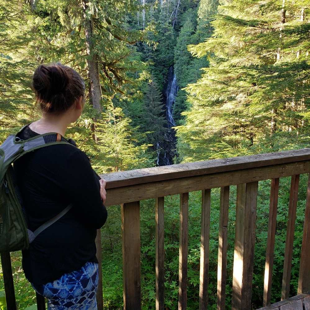 Meet your Posher, Cassandra